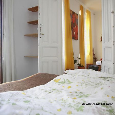 Ananda'S Mundo Guest House ออร์กิวา ภายนอก รูปภาพ