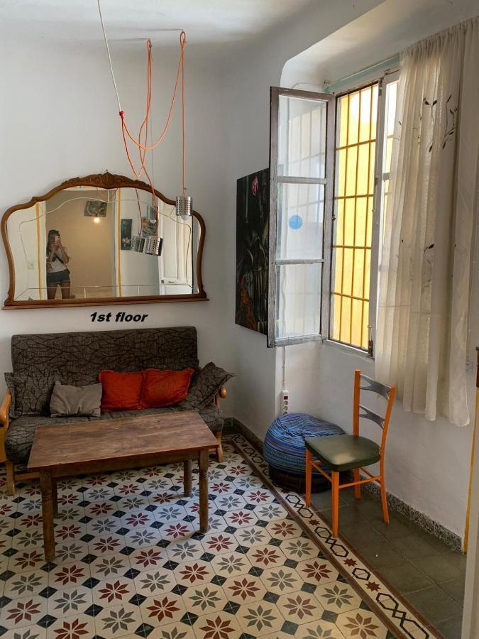 Ananda'S Mundo Guest House ออร์กิวา ภายนอก รูปภาพ