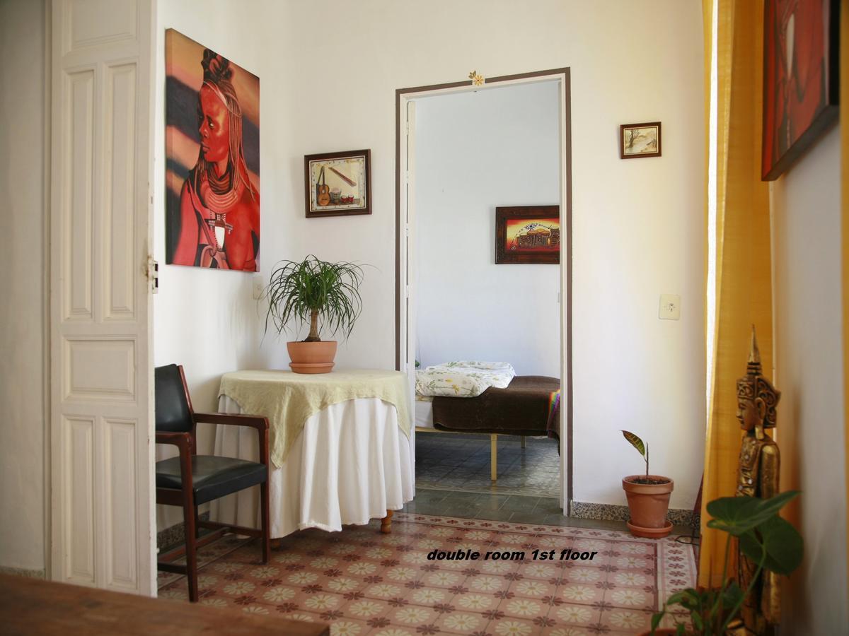 Ananda'S Mundo Guest House ออร์กิวา ภายนอก รูปภาพ
